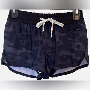 Vuori Halo Performance Shorts XS Camo Drawstring Quick Dry Running Training